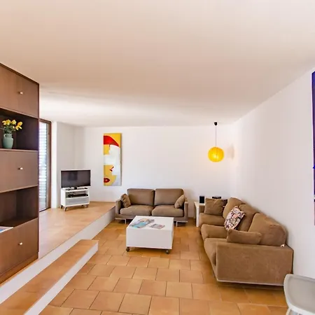 Ullastres Villa